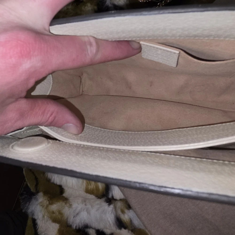 Gucci Womens White Leather Crossbody Bag with Signature Web Stripe - Picture 10 of 10